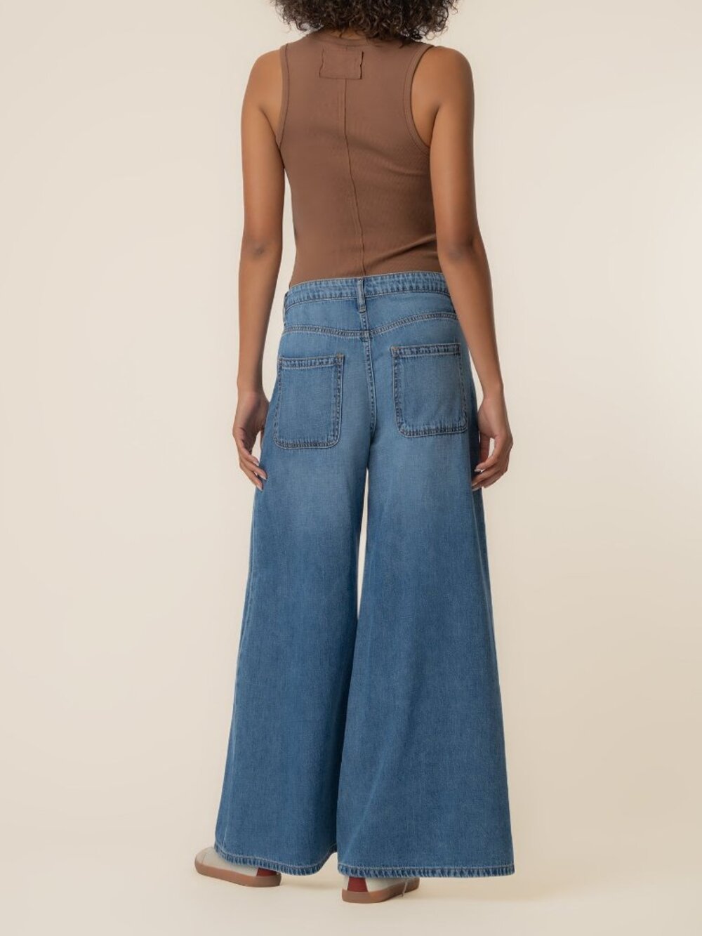 Kut from the Kloth Blake High Rise Super Wide Leg in Simulated Wash Size 12 - Picture 3 of 3